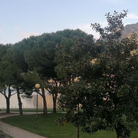 Appartement Lago Blu Riva del Garda Buitenkant foto