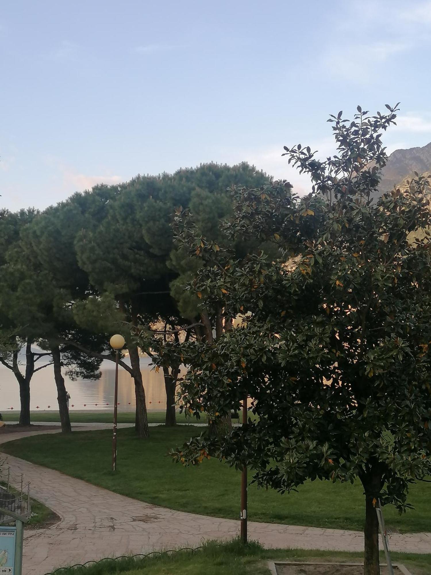 Appartement Lago Blu Riva del Garda Buitenkant foto