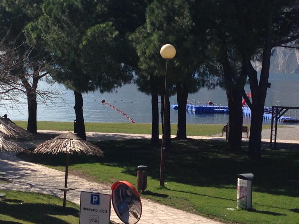 Appartement Lago Blu Riva del Garda Buitenkant foto