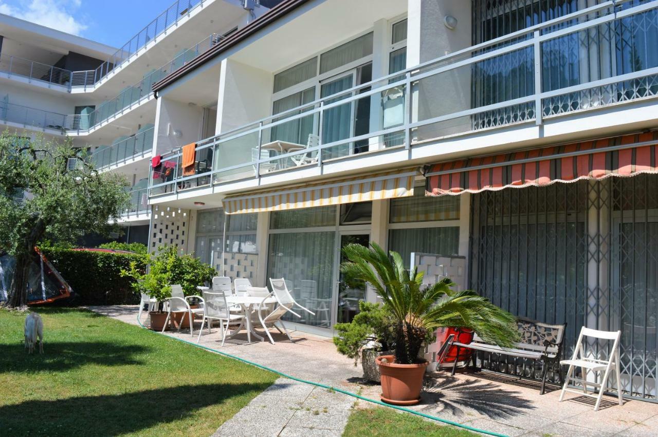 Appartement Lago Blu Riva del Garda Buitenkant foto