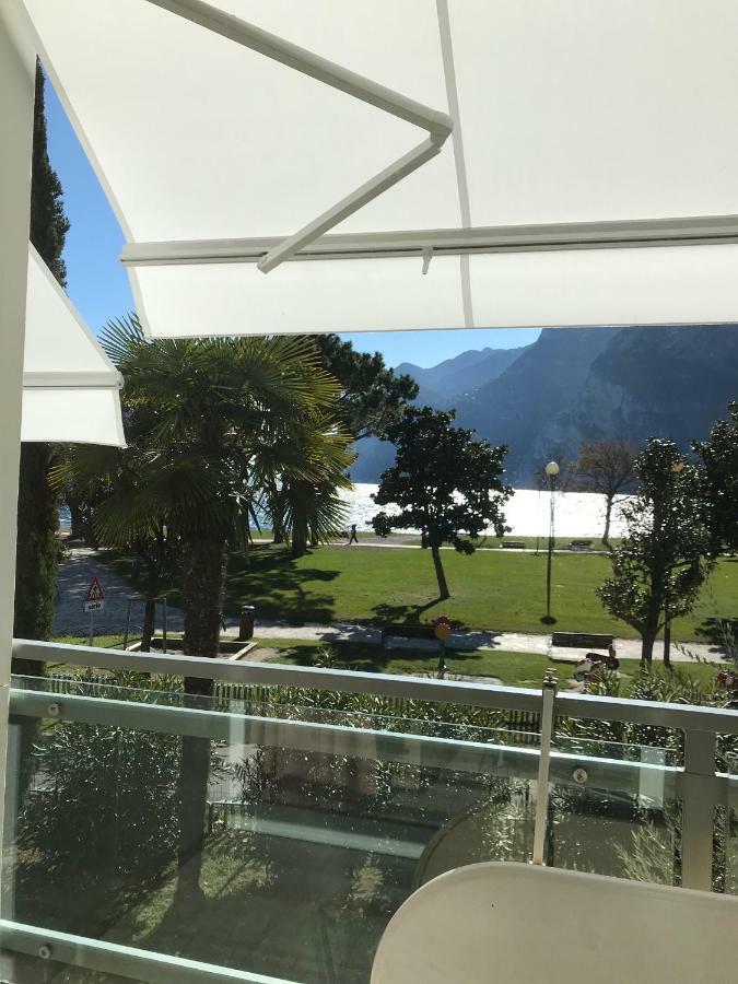 Appartement Lago Blu Riva del Garda Buitenkant foto