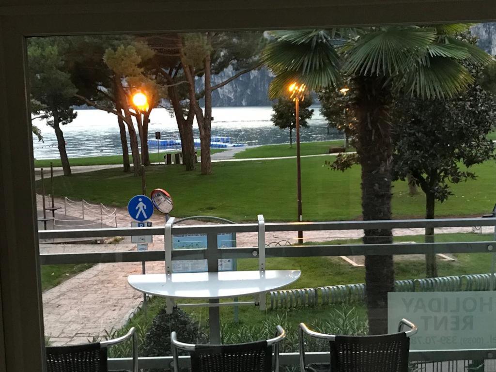 Appartement Lago Blu Riva del Garda Buitenkant foto